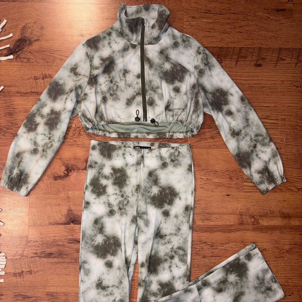 ZARA Tie-Dye Track Suit - L/XL Versatile nylon blend, comfort in or outdoors!